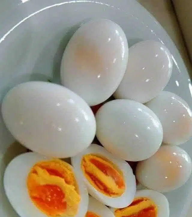 Médicos revelan que el consumo de huevos diarios mejora la salud