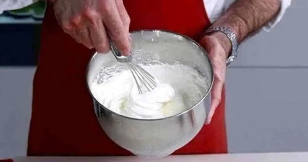 Gâteau à la Framboise Meringué : Douceur Aérienne et Fruitée 4 gâteau à la framboise meringué