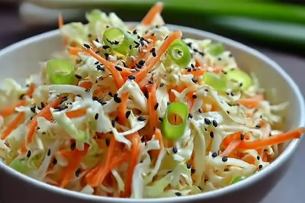 Salade de Chou Chinois : La Recette Croquante et Légère qui Va Égayer Vos Repas