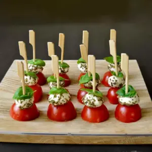 Mini Brochettes à l’Italienne : L’Apéritif Estival Parfait