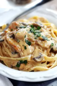 Pâtes au Poulet Sauce Crémeuse aux Champignons