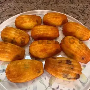 Madeleines Moelleuses à la Vanille et aux Pépites de Chocolat