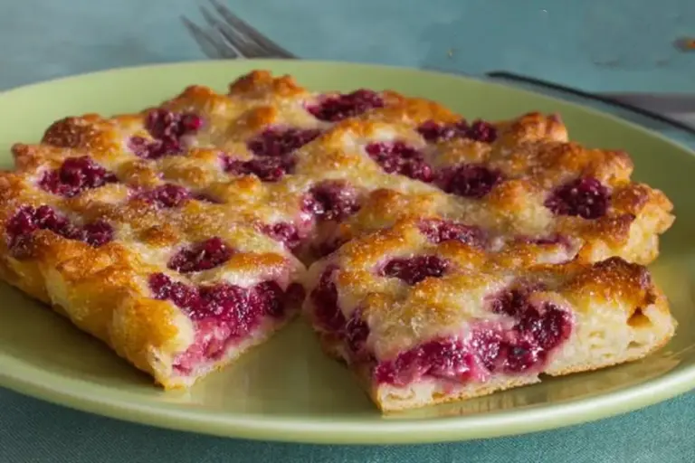Tarte flamande aux prunes : le dessert aux fruits qui réchauffe les cœurs